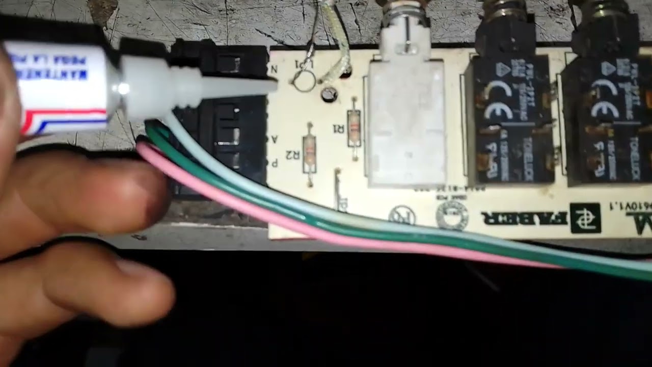 Reparación de aire acondicionado con módulo wifi averiado en Oviedo